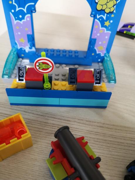 Lego 4+ toy story 10770 buzz a woody v lunaparku, 