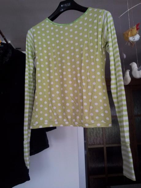 Triko s extra dlhými rukávmi vel.s-m, s