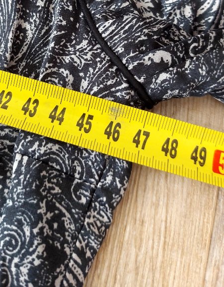 Sivé vzorované šaty, s