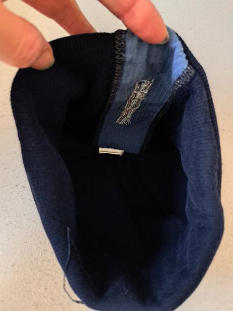 Modrá čiapka pre chlapca, 92