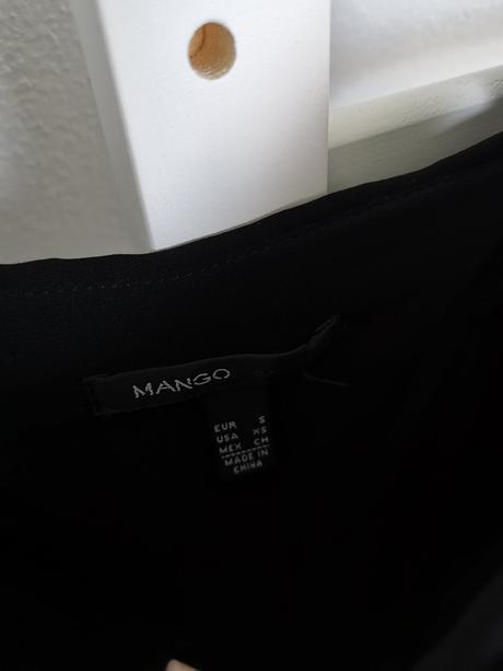 Top s volánmi, mango,s