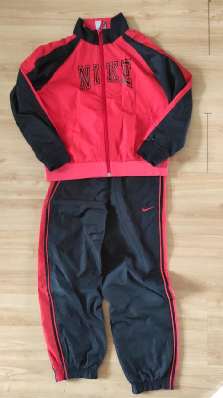 Šusťakova suprava, nike,122