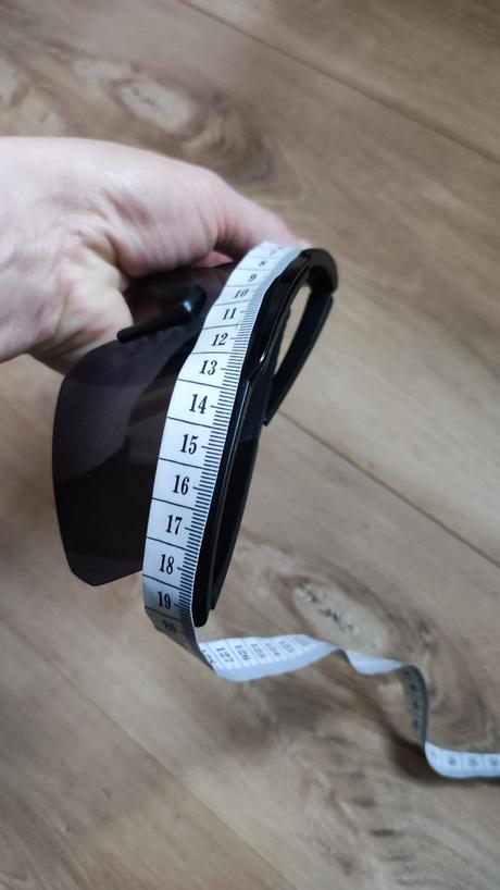 Športové slnečné okuliare,