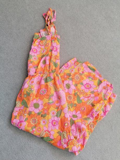 Nenosený overal destination, 146