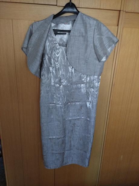 Šaty s kabatikom, 44