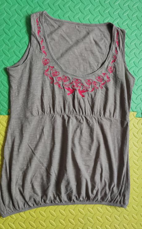 Tielko s vyšívanym detailom, 42