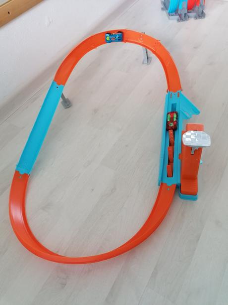 Pretekárska dráha hot wheels, 
