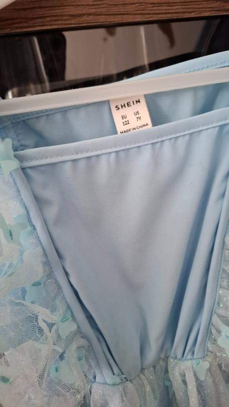 Svetlomodré princeznovské šaty, 122