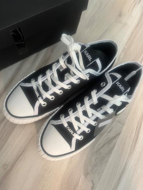 Karl tenisky, karl lagerfeld,39