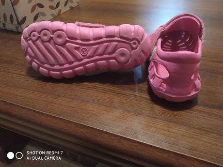 Športové sandálky, 26