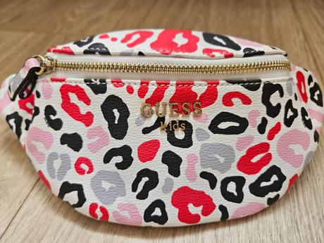 Krasna ladvinka guess kids.nova.do cca 8 rokov, guess