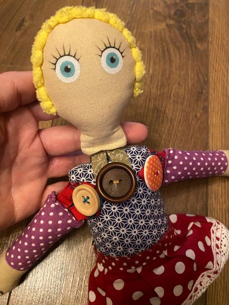 Gombíková bábika, 