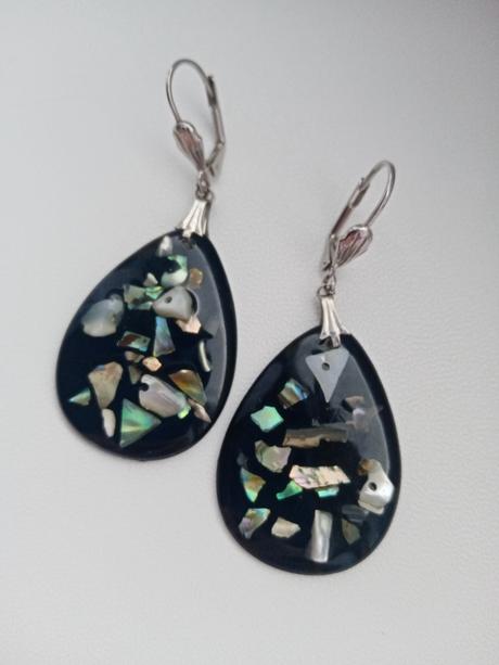 Čierne náušnice s perleťou, 