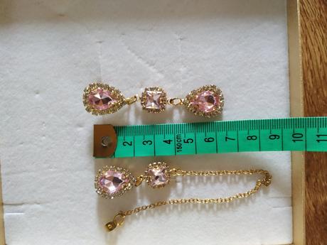 Asymetrické náušnice,