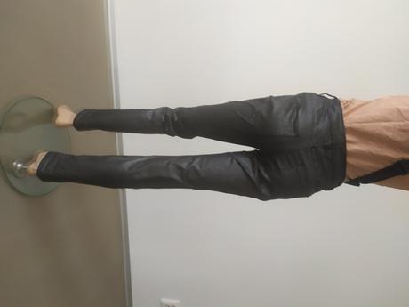 C134 nohvice pekne, xs