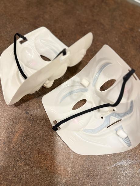 Maska guy fawkes  anonymous  2 ks, 