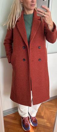 Škoricový kabát monki, s