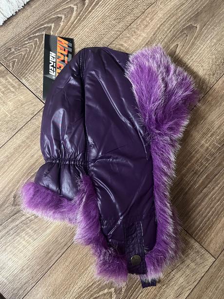 Dievčenská zimná ušianka, 58