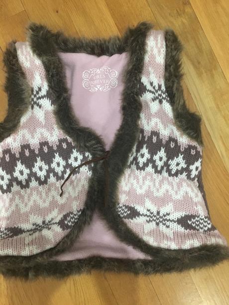 Dievčenská vesta, 152