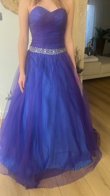 Spoločenské šaty, 36