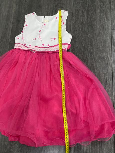 Dievčenské šaty velk.140, 140