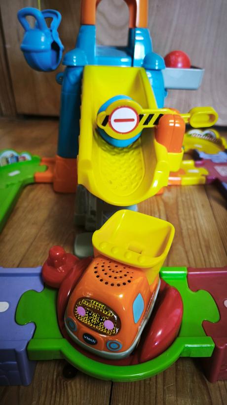 Vtech nakladacia stanica so žeriavom,