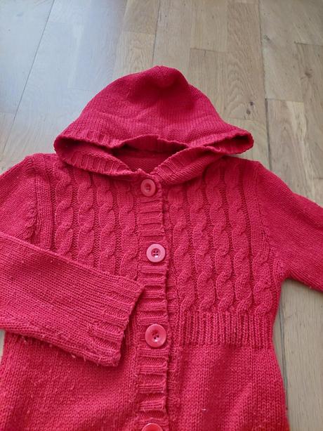 Dievčenský sveter, 104