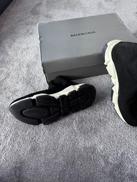 Balenciaga 37, 37