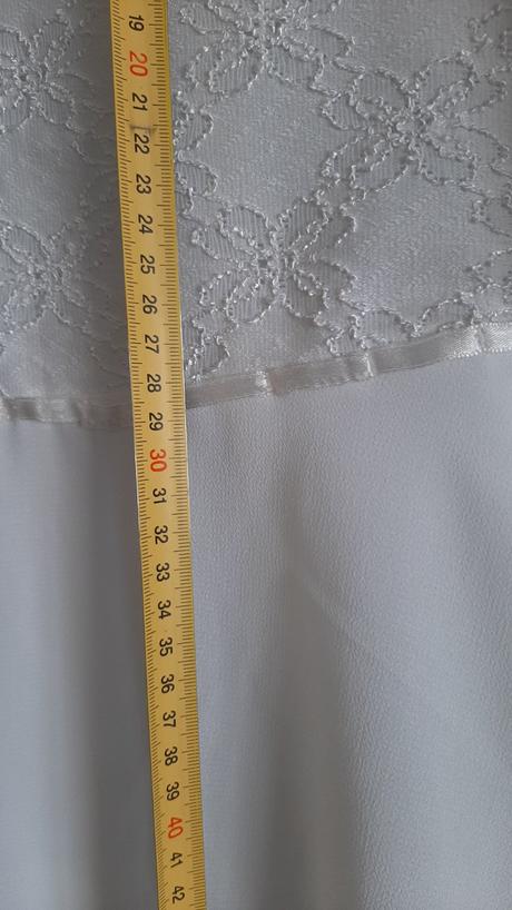 Slavnostne saty, 140