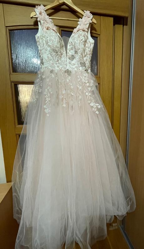 Princeznovské šaty, s