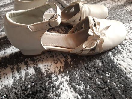 Dievčenské topánky, 33