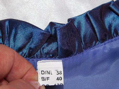 Pekny kvalitny dirndl kroj, 38