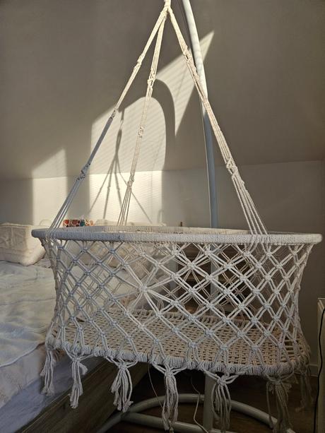 Macrame háčkovaná postieľka /kolíska na zavesenie, 