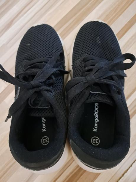 Tenisky, kangaroos,32