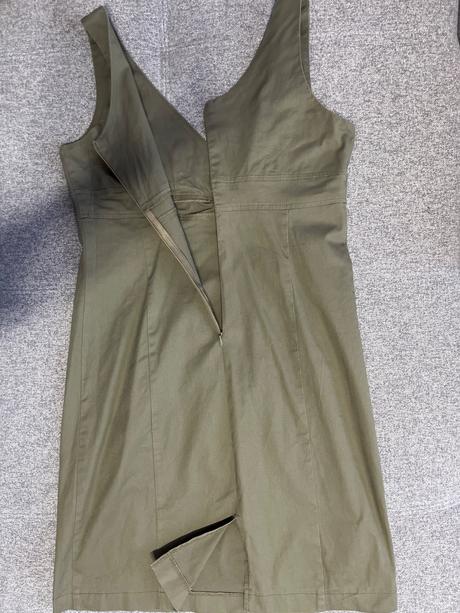 Zelené puzdrové šaty, m