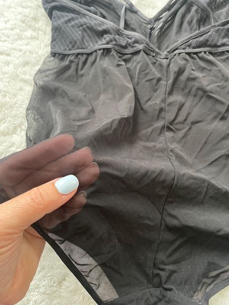 Cierne sietkovane body, l