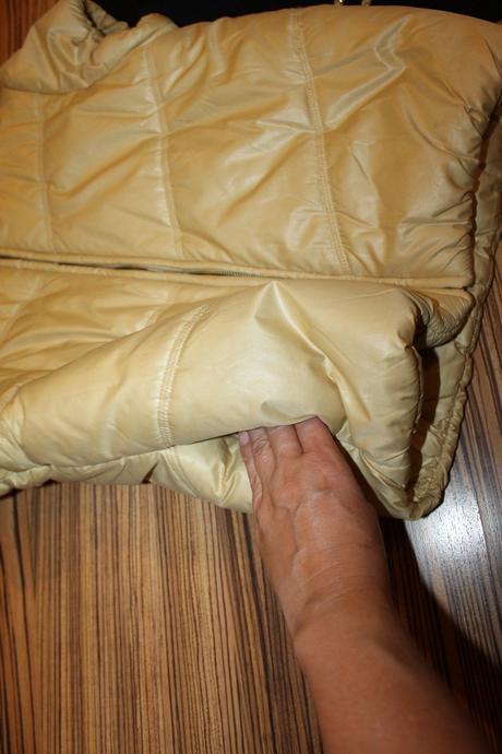 Zlatá vesta s mikinou terranova v. m, m