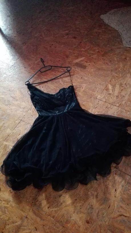 Spoločenské šaty, 38