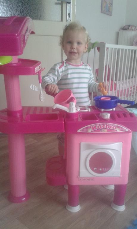 Kuchynka + stroje a prislušenstvo,