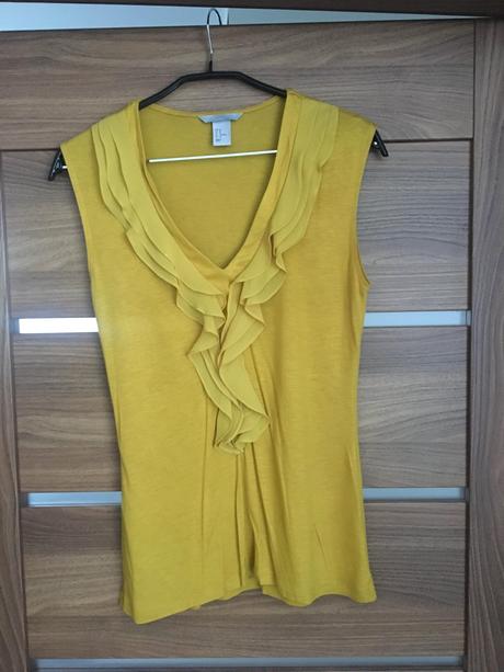 Top s volánmi, h&m,xs