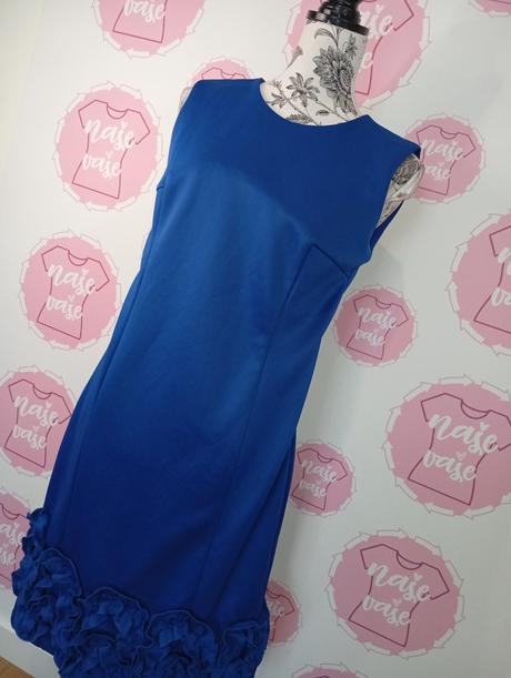 Kráľovský modré šaty, 40