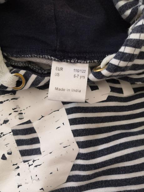 Mikina s kapucňou, 116