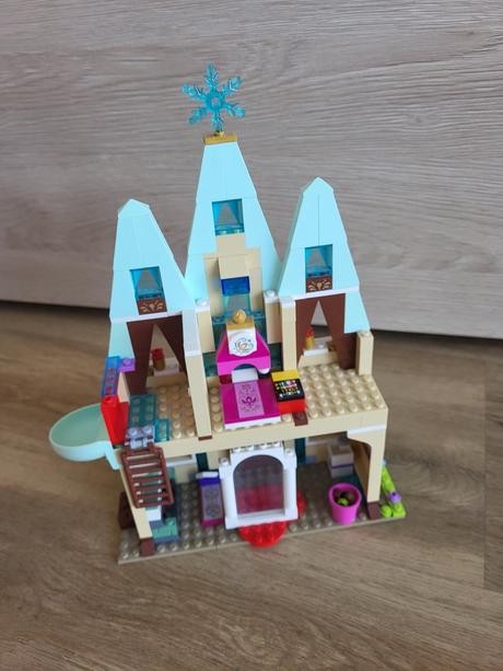 Lego zámok frozen, 