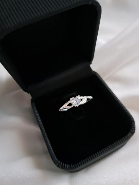 Strieborný prsteň,