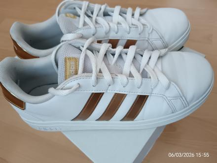 Botasky 39 1/3, adidas,39