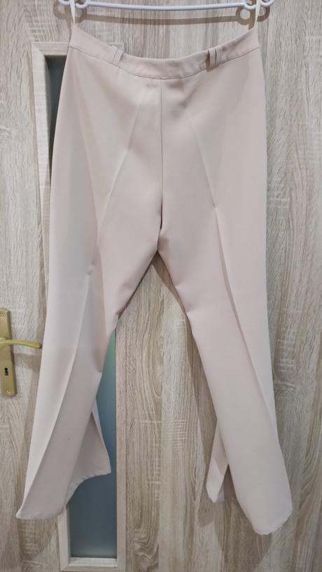 Elegantné nohavice, 46