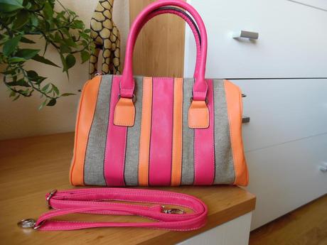 Kvalitná kabelka kupovaná v deichmane., 