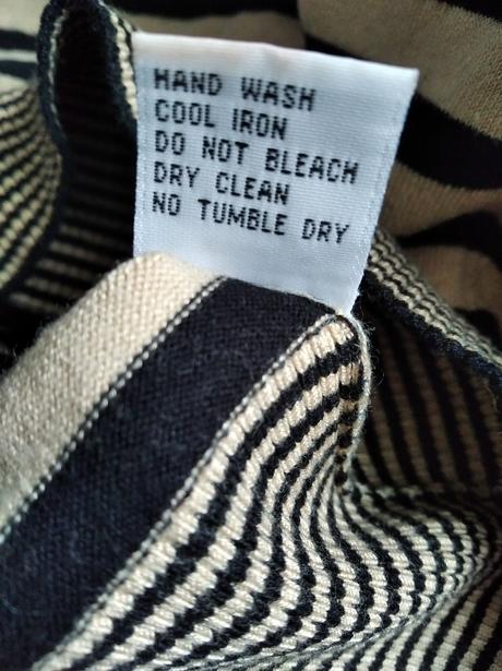 Pulóver s vé-výstrihom, 36