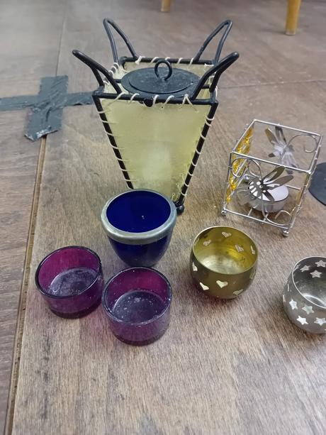 Vianočné ozdoby, betlehem, dekorácie, knižky,