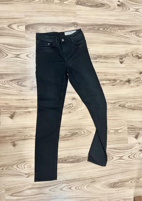 Rifle so stredne vysokým pasom, esmara,s